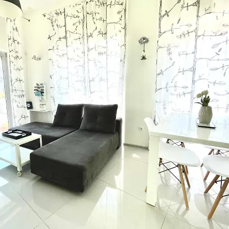 Lounge *