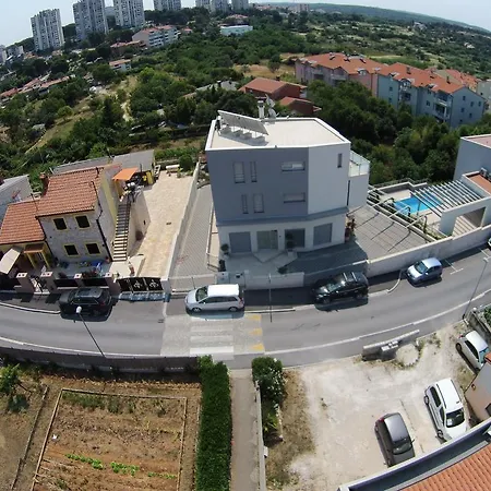 Διαμέρισμα Lounge *