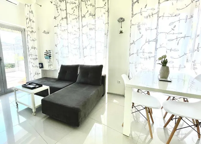 Lounge *